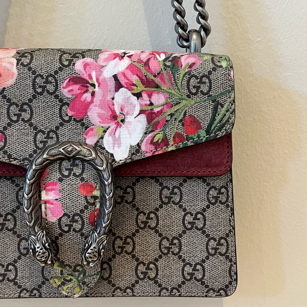 LIKE NEW Gucci Chain Blooms Canvas Purse